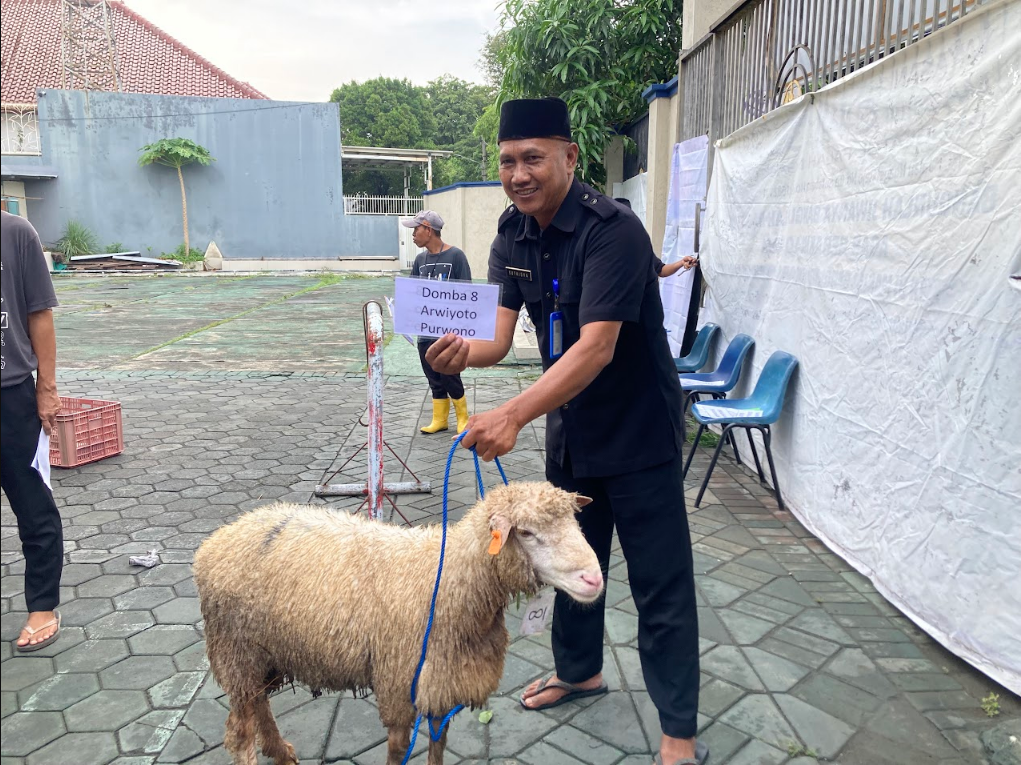 Kambing dari Bapak Arwiyoto Purnomo